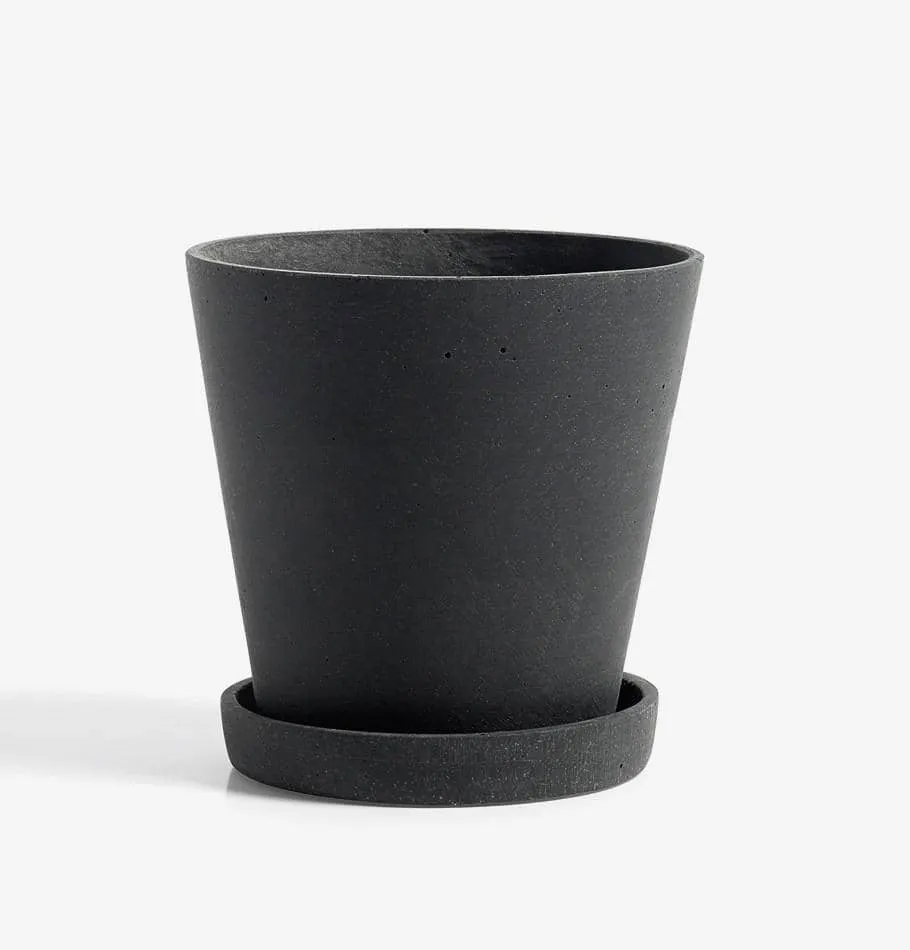 HAY Flowerpot with Saucer – Medium – Black