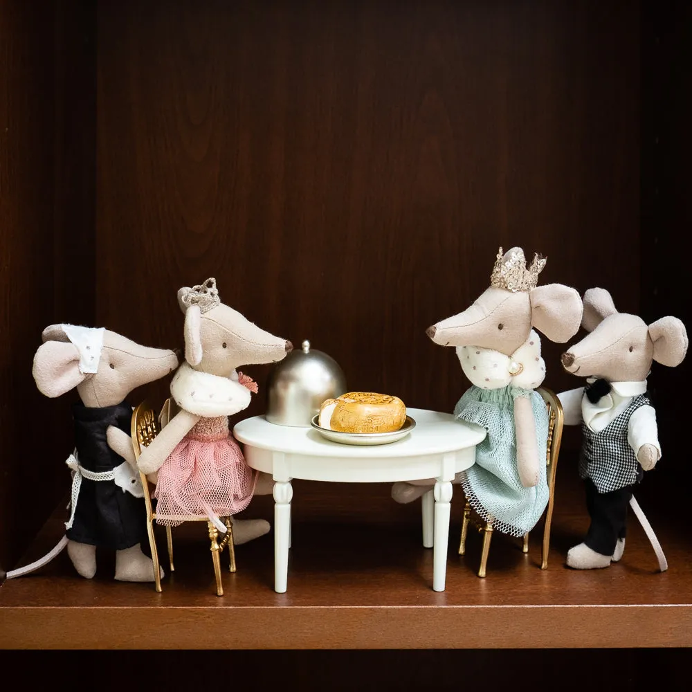 Maileg waiter mouse