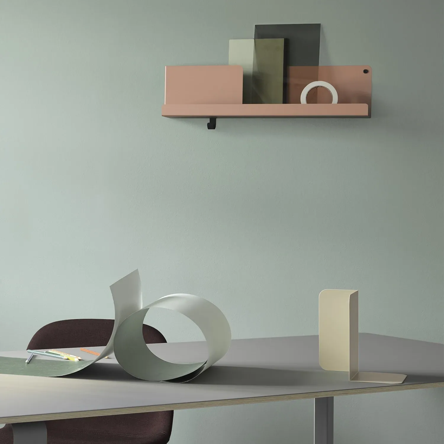 muuto | compile bookend | beige green