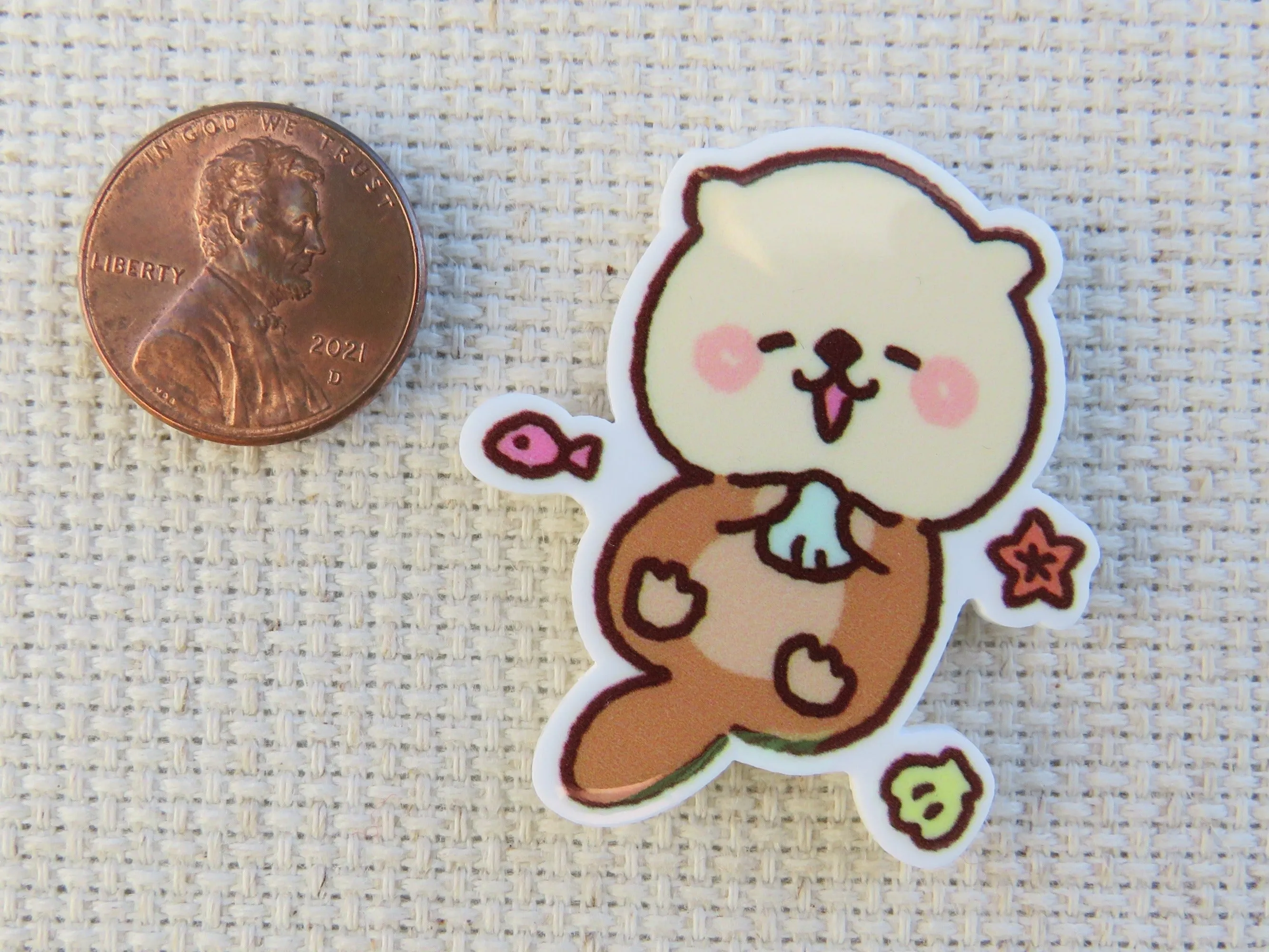 Playful Otter Needle Minder, Cover Minder, Magnet