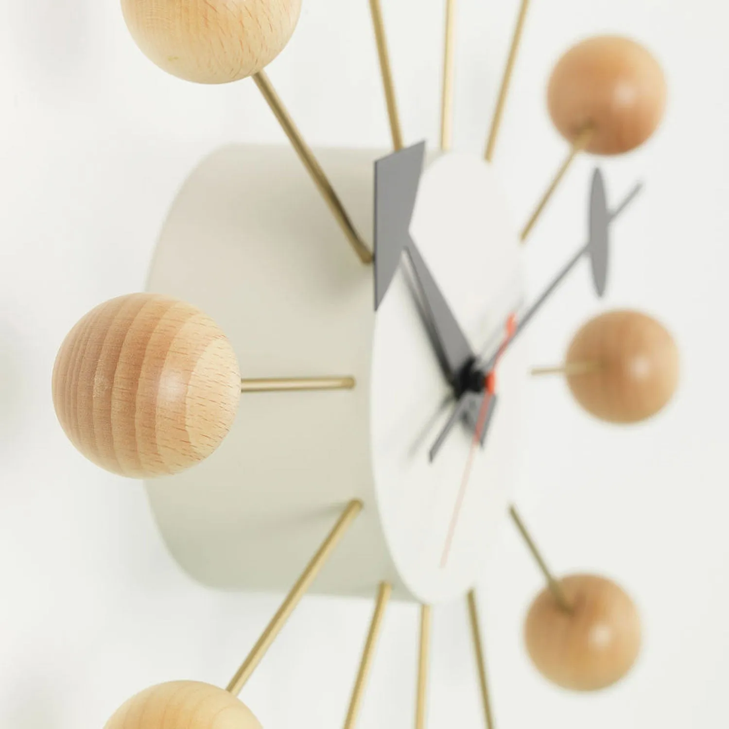 vitra | george nelson ball clock | natural beech