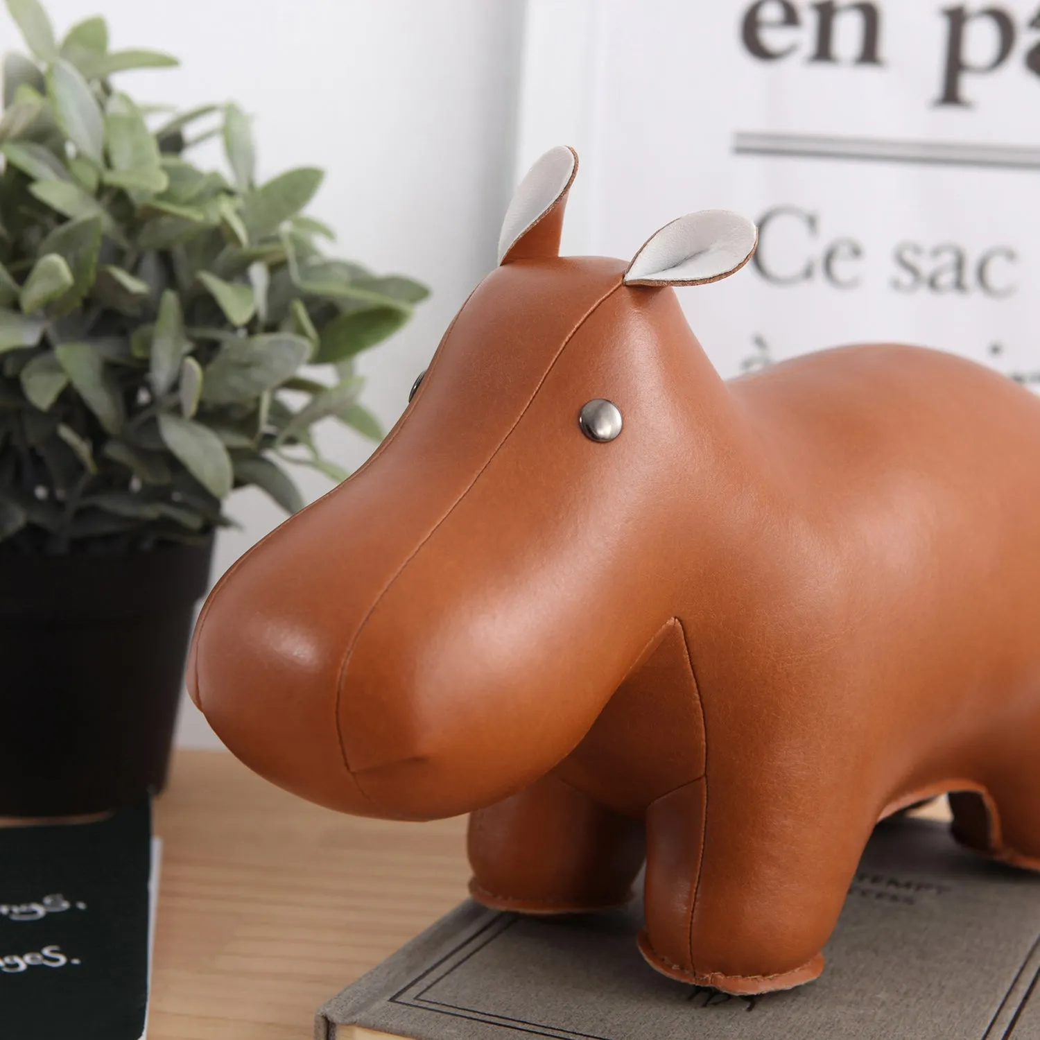 zuny | classic bookend | hippo tan