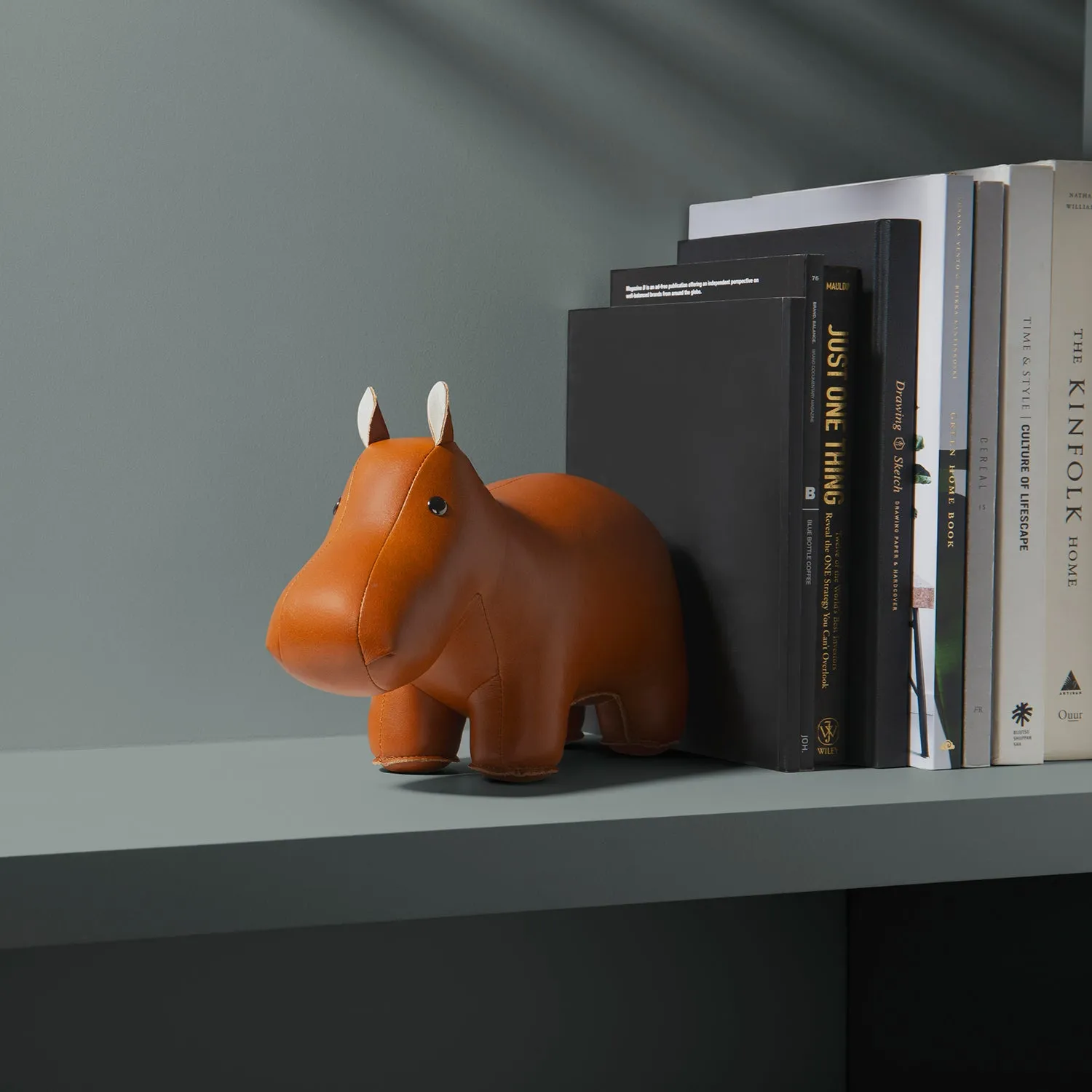 zuny | classic bookend | hippo tan